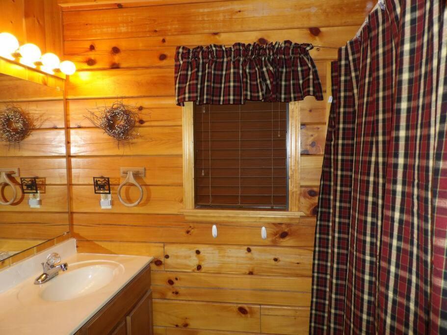 Beary Tale! Your Happily Ever After Starts Here! Sevierville Exterior foto